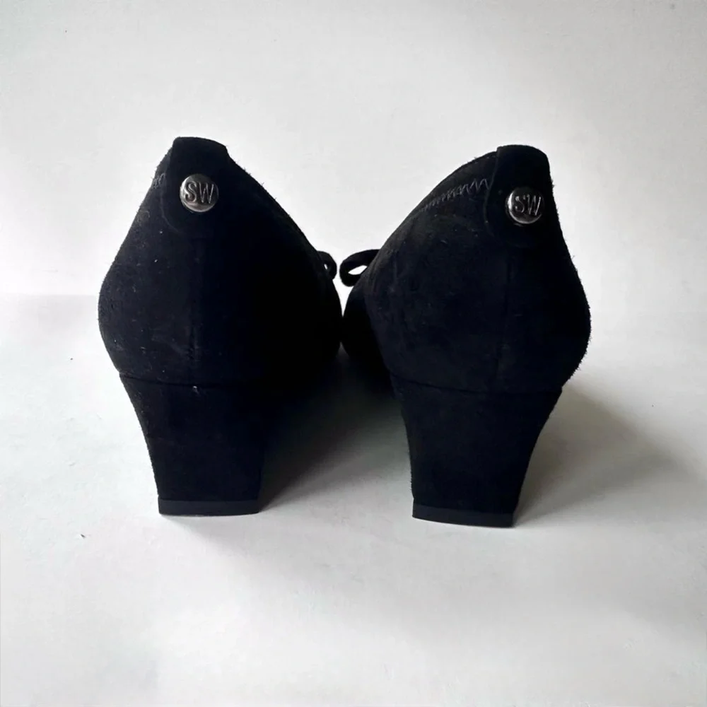 NWOB Stuart Weitzman ‘Pleats’ Chain Bow Wedges in Black Suede Size 8 - Picture 6 of 10
